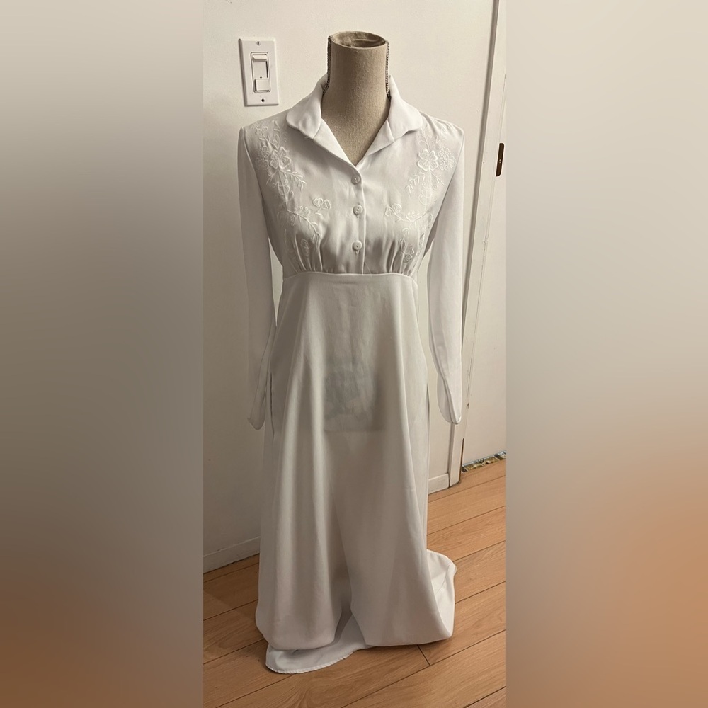 Vintage 70s Jody of California Women’s Maxi Dress White Embroidered Size 6 - Picture 2 of 7